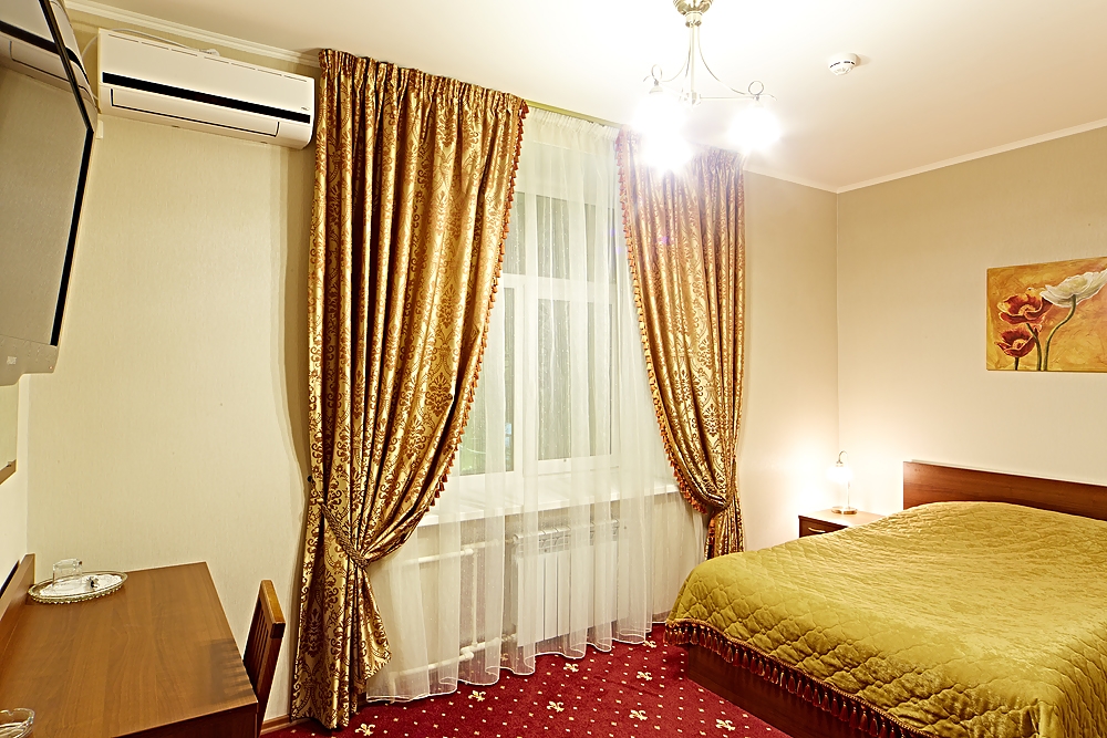Гостиница Гостиница Центральная (бывшая гостиница «Чернигов») Брянск