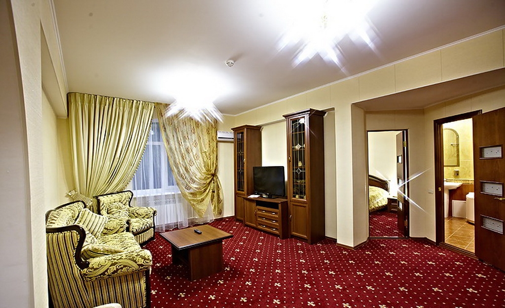 Гостиница Гостиница Центральная (бывшая гостиница «Чернигов») Брянск